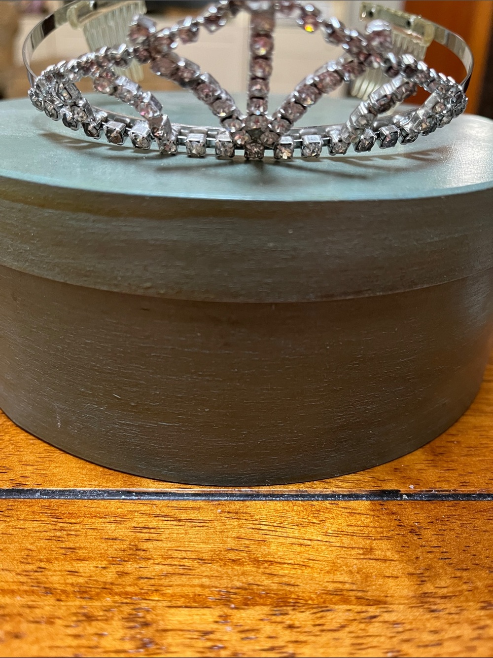 Vintage Rhinestone Faux Diamonds Silver Tiara Headband - Picture 2 of 9